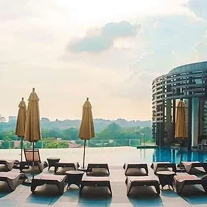Momentus Alexandra Hotel